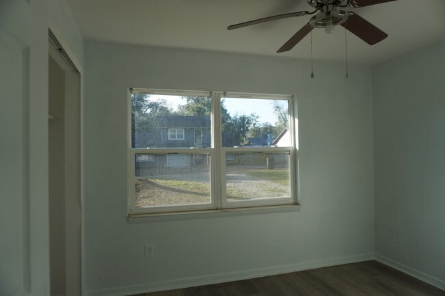 Building Photo - Andelijno Duplex Home