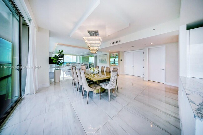 Building Photo - 10203 Collins Ave