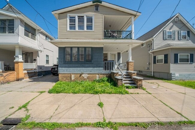 Building Photo - 3402 Roehl Ave