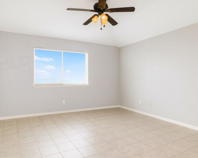 Building Photo - 29322 Fox River Dr