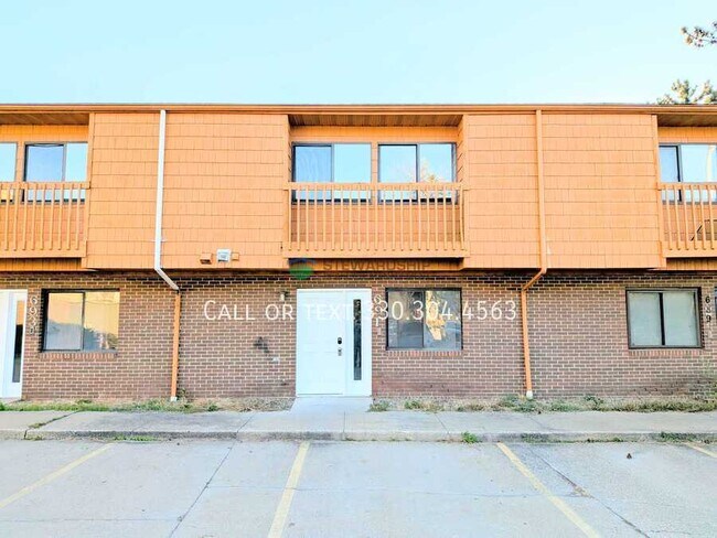 Building Photo - 691 Carroll St
