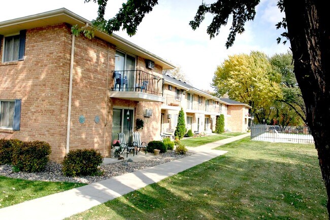 Building Photo - 10000 Morgan Ave Apartments