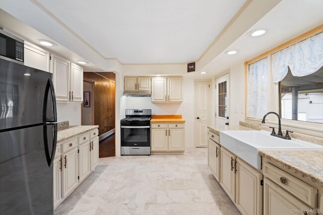 Building Photo - 7 Red Top Rd