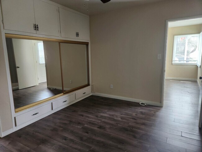 Building Photo - 330 Avenida Cabrillo