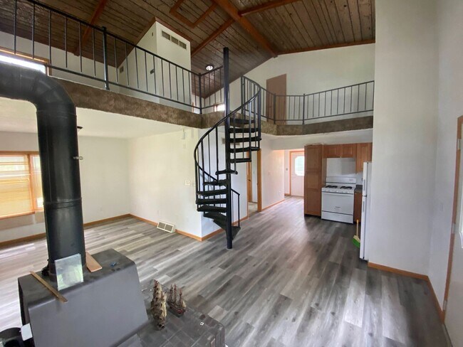 Building Photo - 30013 Butler Ave