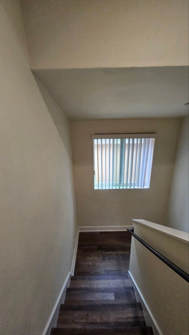 Building Photo - 23(1456,1458)