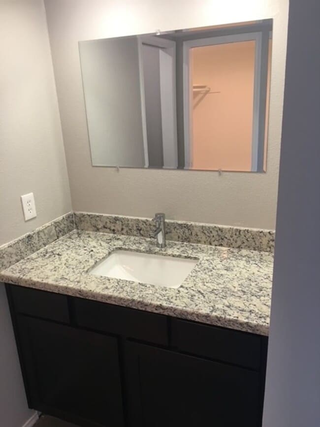 Building Photo - 5-Bedroom Tempe Home with Private Pool near ASU