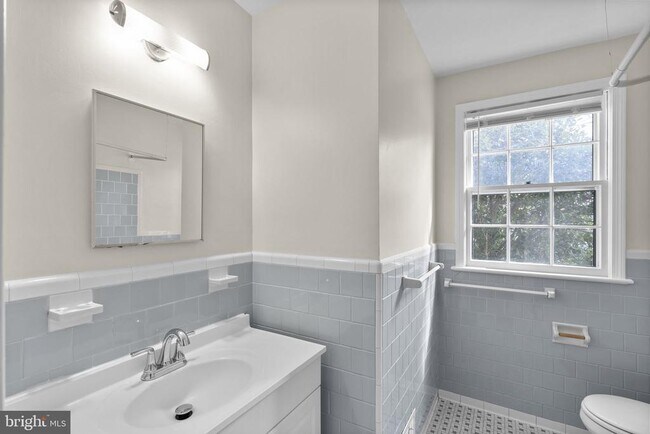 Building Photo - 5617 Knollwood Rd