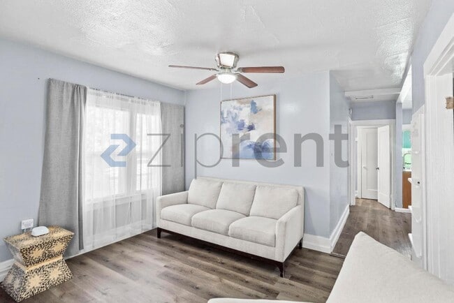 Building Photo - 5915 Avenal Ave