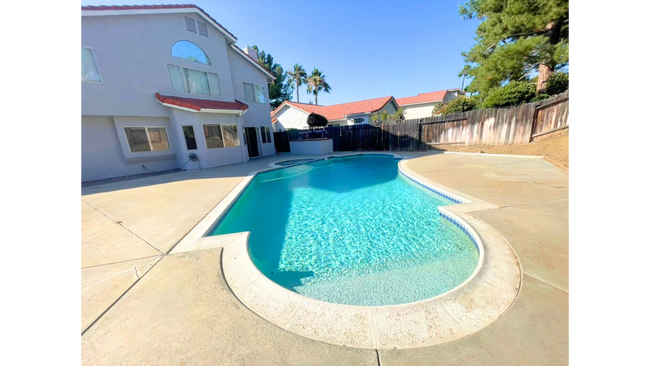 Building Photo - Temecula Pool Home - 4 Bed | 2.5 Bath