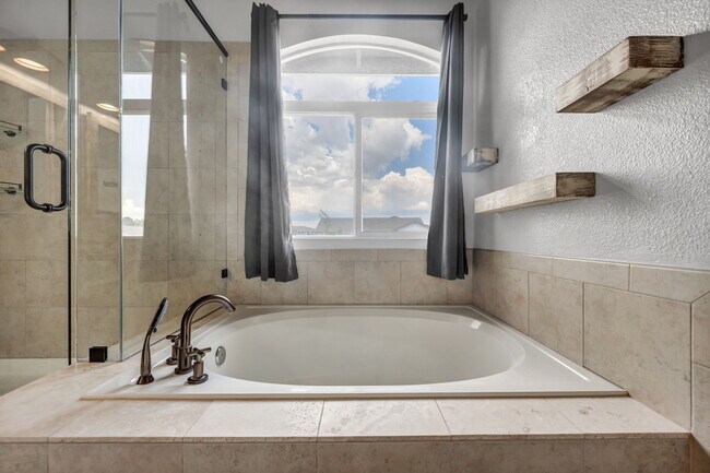 Building Photo - 4360 Great Falls Loop