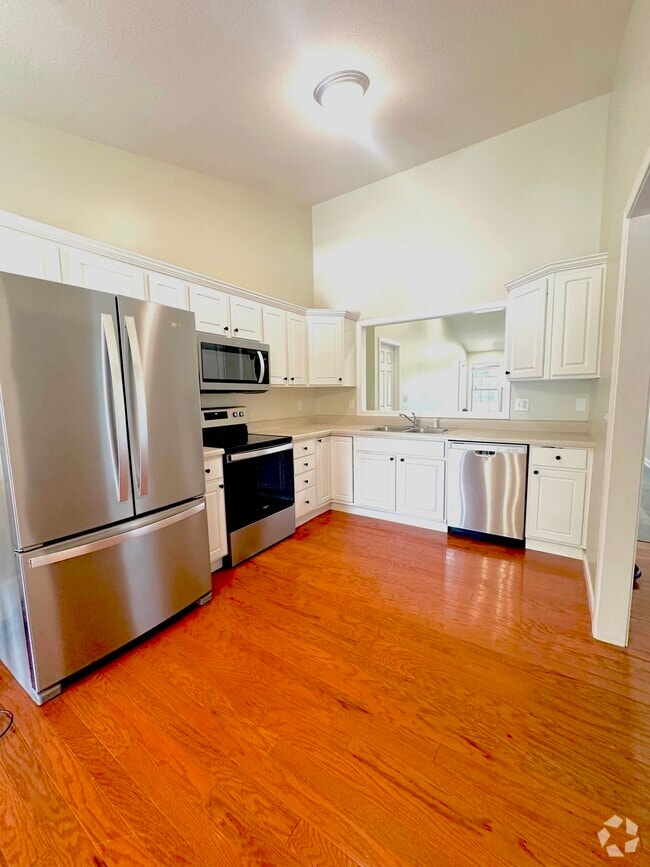 Building Photo - 824 Sedgegrass Dr