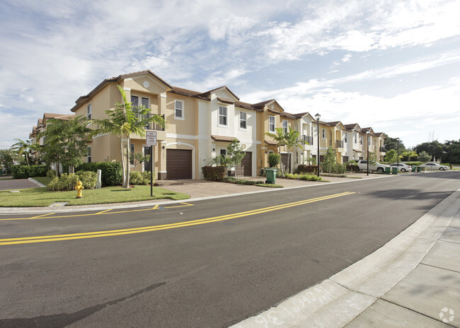 Building Photo - Emerald Landings