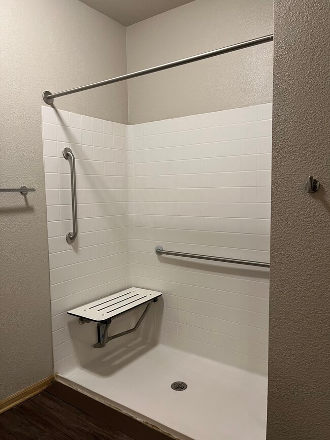 Building Photo - Western U Flats