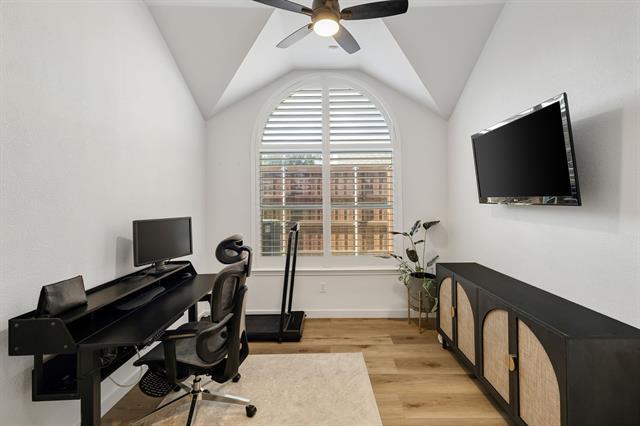 Building Photo - 624 Mossycup Oak Dr