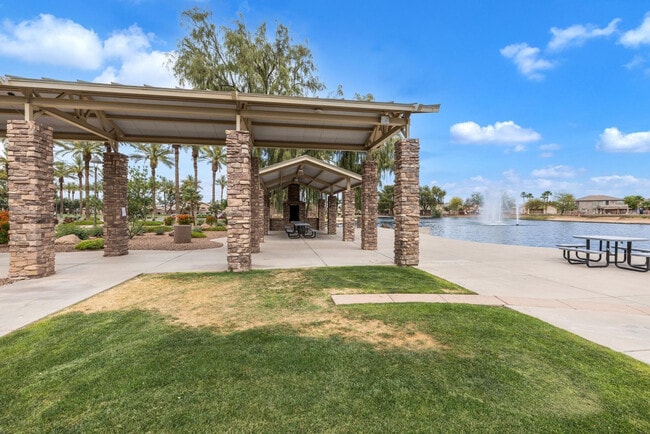 Building Photo - 42780 W Sunland Dr