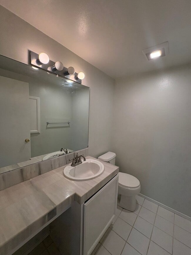 Building Photo - Remodeled Coastal Condo with Panoramic Ocean Views – One Block from New Brighton Beach