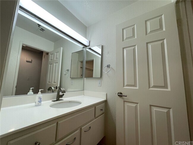 Building Photo - 675 Oak Run Trail