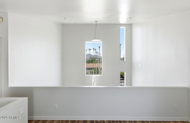 Building Photo - 1111 W University Dr