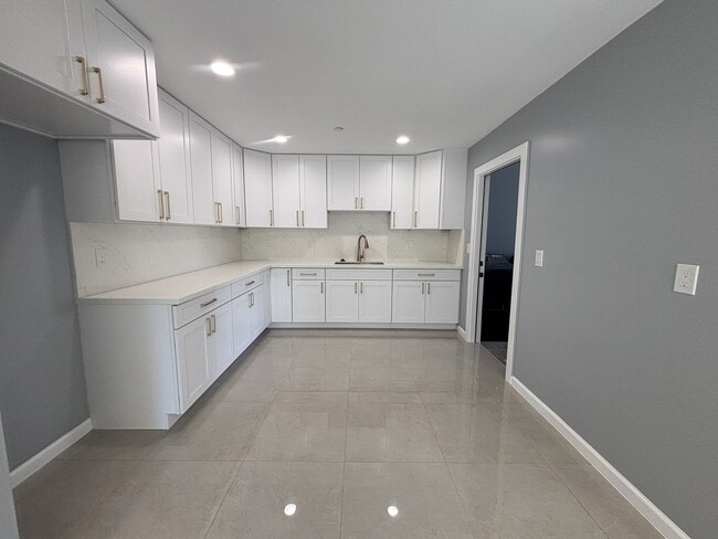 Building Photo - 4030 Hoku Ave