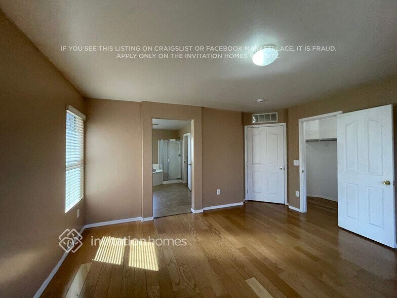 Building Photo - 1323 S 121st Ln