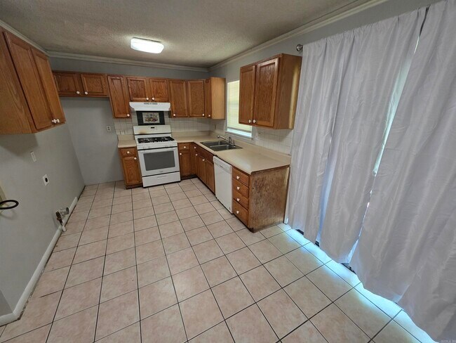 Building Photo - 3805 Mellene Dr