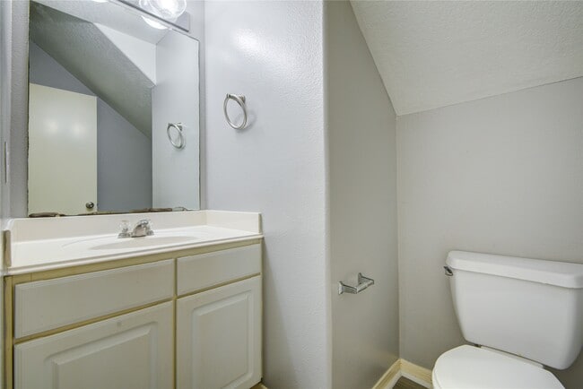 Building Photo - 19402 Hickory Meadow Ln