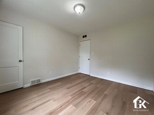 Building Photo - 17310 Fenton St