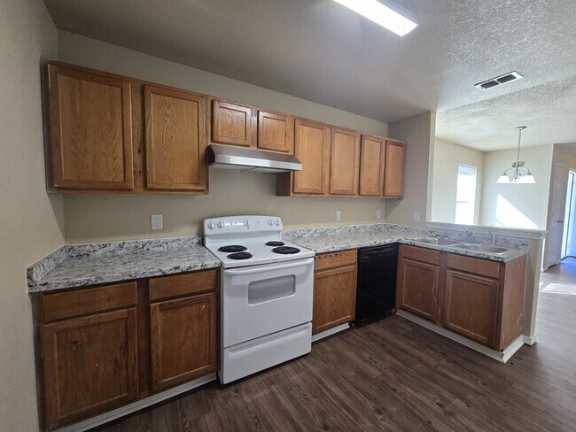 Building Photo - 10226 Country Hills Blvd