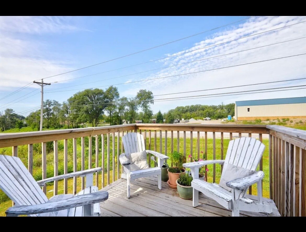 Building Photo - 2700 Yordi Dr