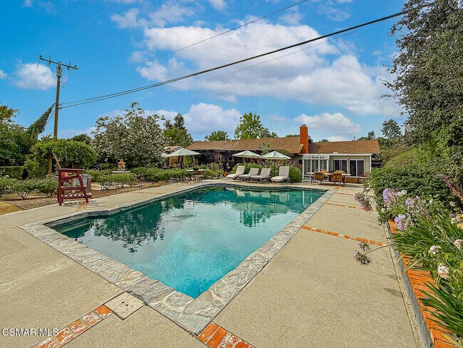 Building Photo - 1888 El Monte Dr