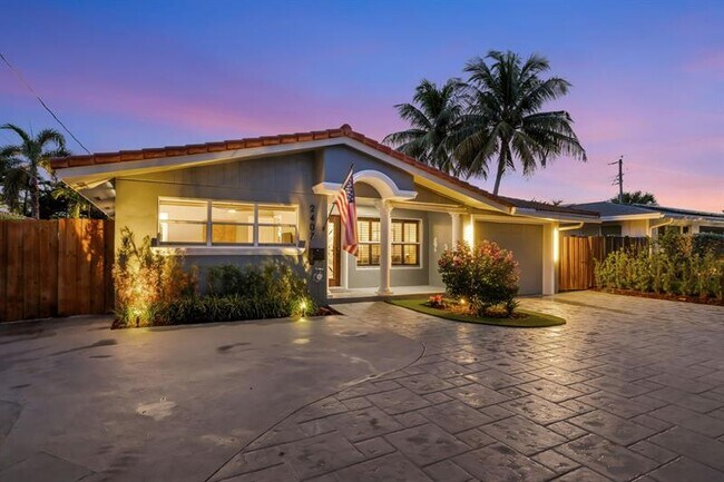 Building Photo - 2407 NE 17th Terrace