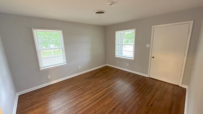 Building Photo - 2208 Cassie Ave