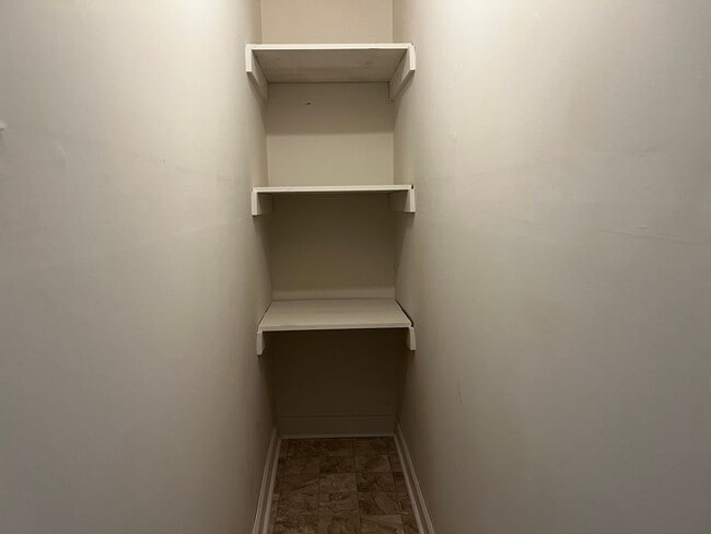 Building Photo - One Level House With Back Deck off Campbell Avenue