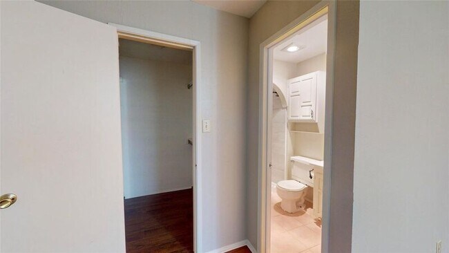 Building Photo - 4416 Augusta St