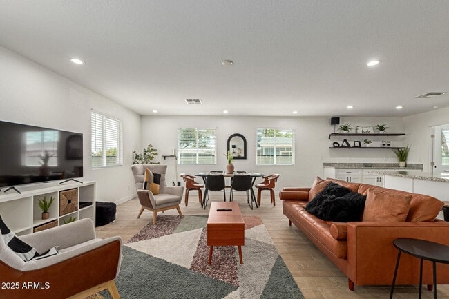 Building Photo - 341 S Mountain Rd