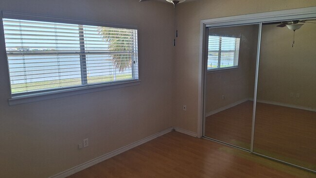 Building Photo - 19 N White Heron Dr