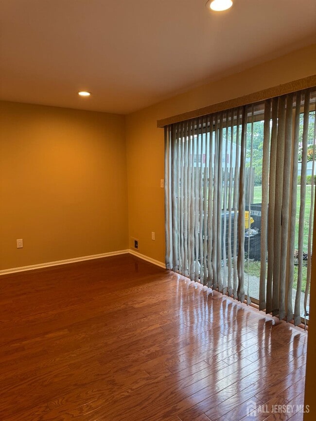 Building Photo - 286 Palombi Ct