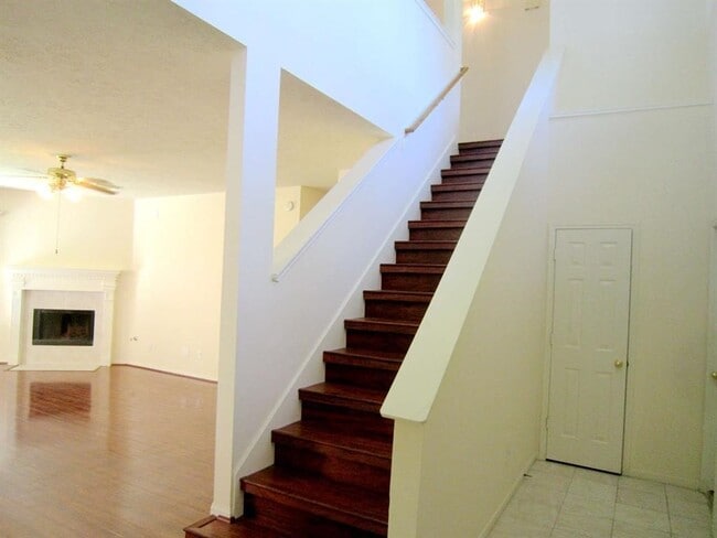 Building Photo - 3514 Parkshire Dr