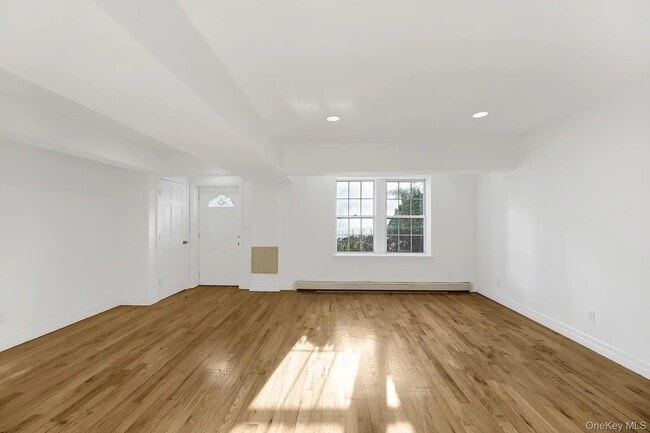 Building Photo - 1 Ash Pl