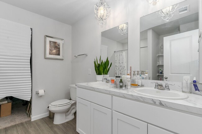 Building Photo - 845 Sugartree Dr