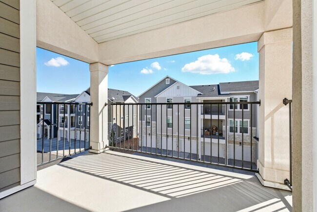 Building Photo - Lar-13714 S Hanley Ln #HH303 Riverton, UT 84096