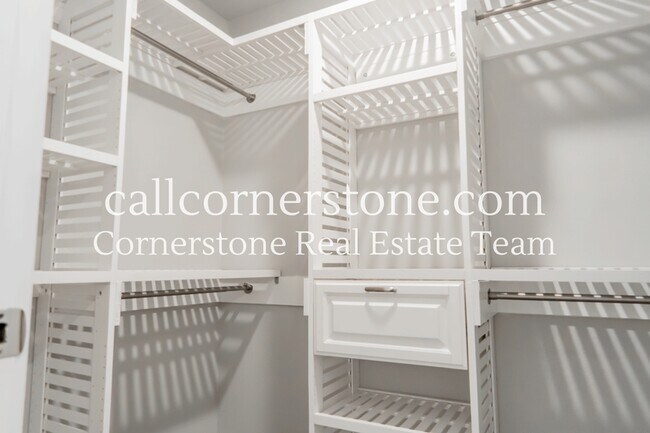 Building Photo - 10565 Summer Rdg Dr