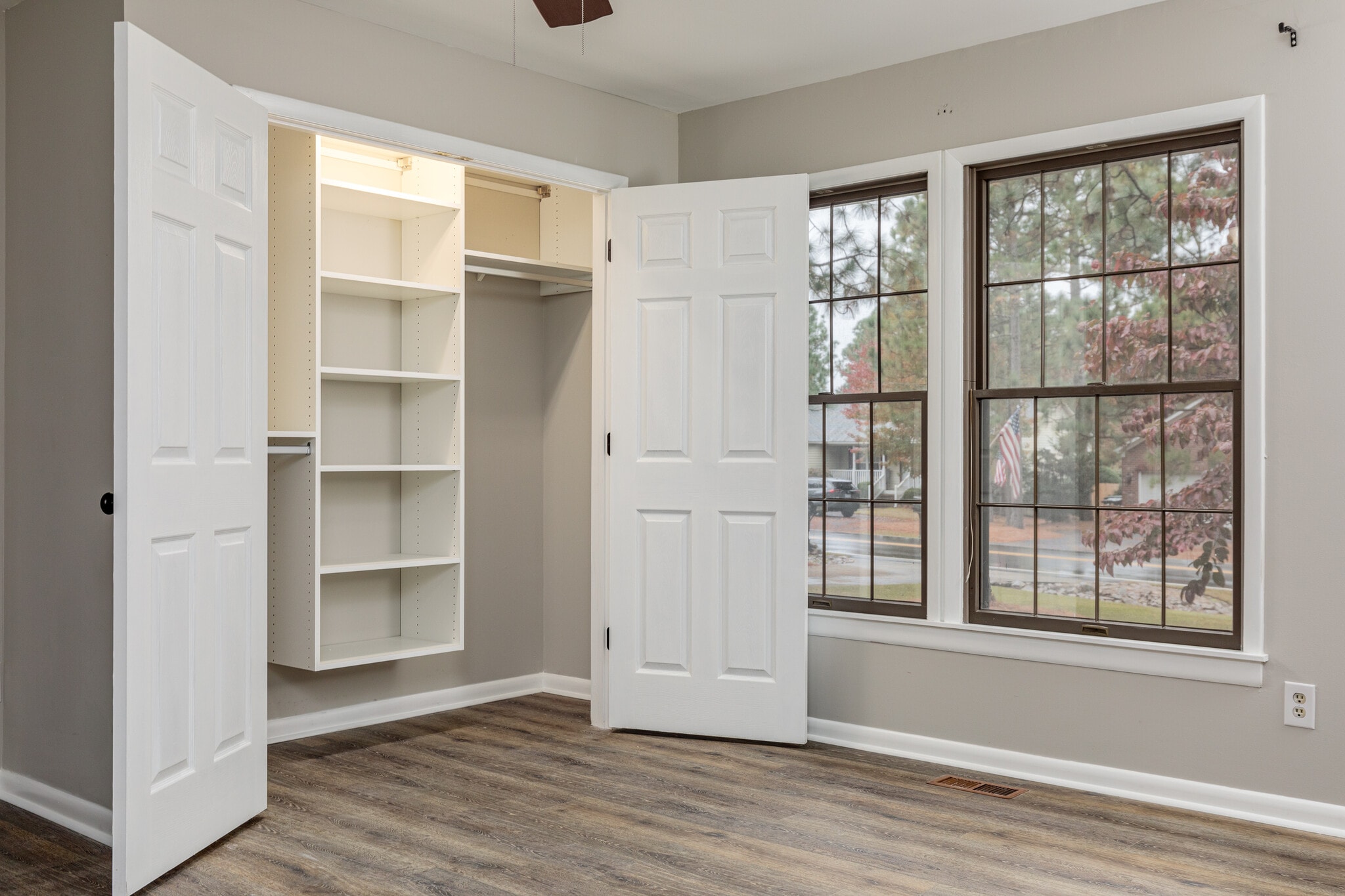 Building Photo - 1635 Longleaf Dr E