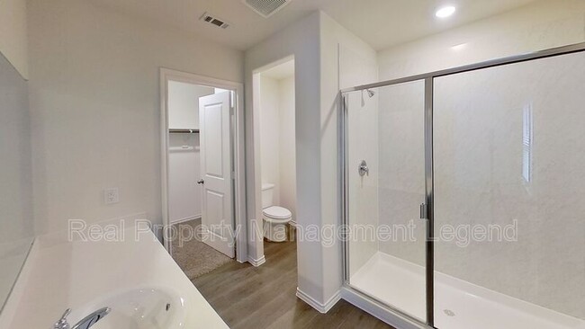 Building Photo - 2311 San Jacinto Way