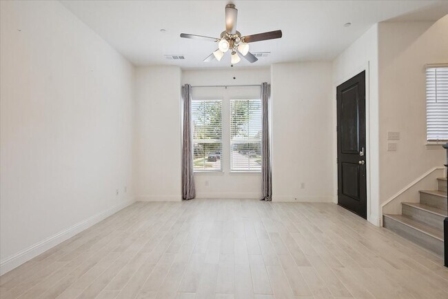 Building Photo - 4261 Shavano Dr