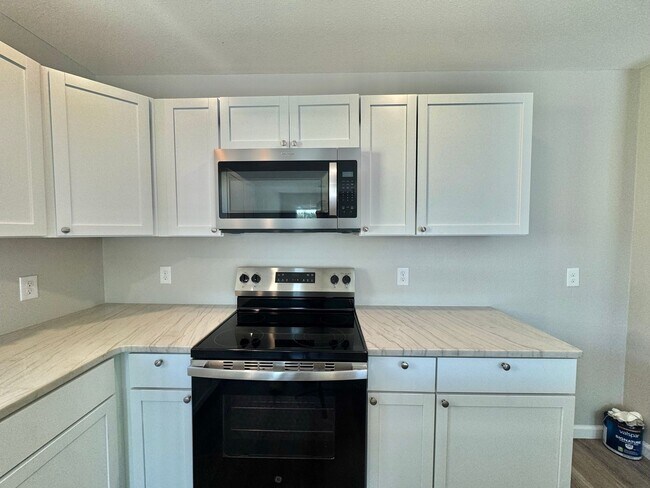 Building Photo - 4111 W 57th St