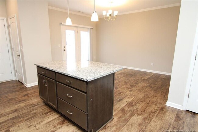 Building Photo - 1043 Myers Point Dr