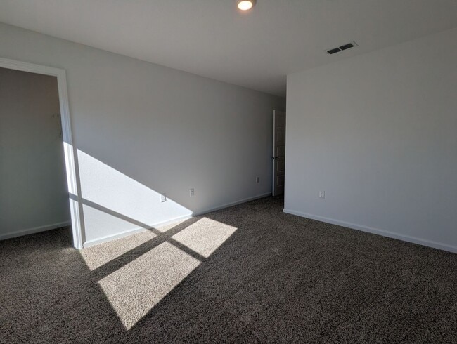 Building Photo - BRAND NEW 3 Bedroom, 2.5 Bath Townhome located on the Westside - CLOSE TO NAS JAX, RESTAURANTS, S...