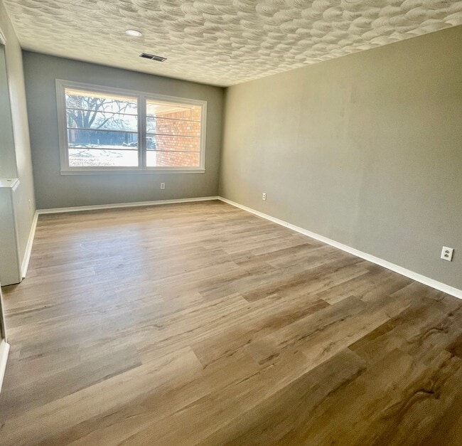 Building Photo - 1620 56th St